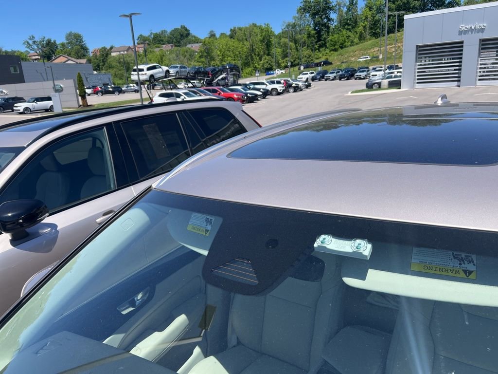 Used 2023 Volvo XC60 B5 Plus w/ Climate Package AWD/4WD image 6