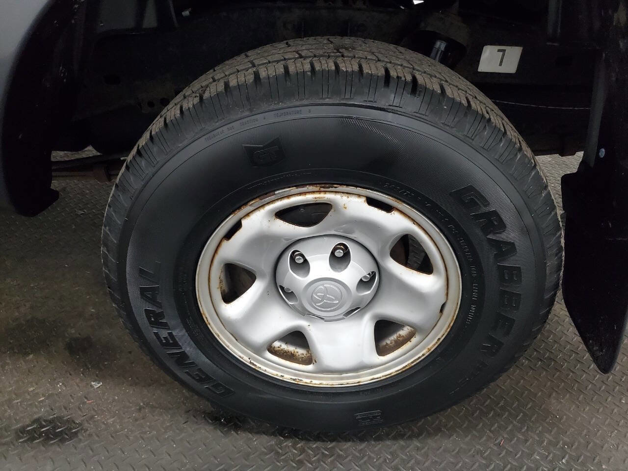 Used 2011 Toyota Tacoma PreRunner w/ SR5 Pkg #2 RWD image 19