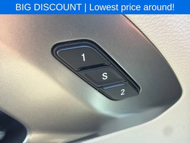 Used 2023 Chrysler Pacifica Touring-L FWD image 31
