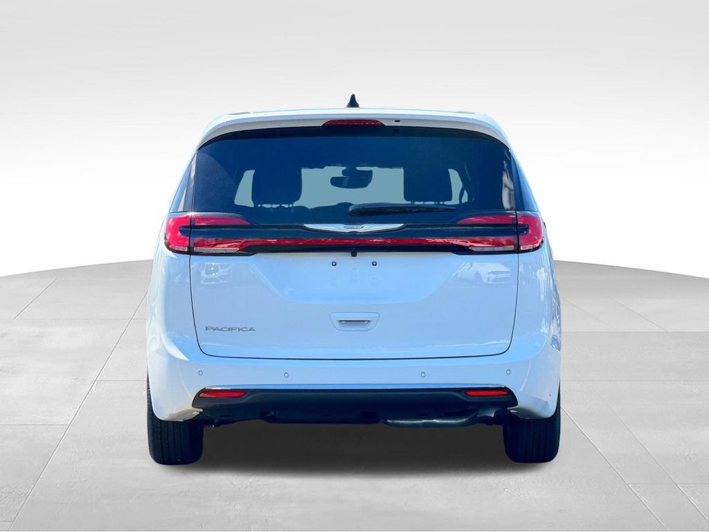 New 2026 Chrysler Pacifica Select FWD image 6