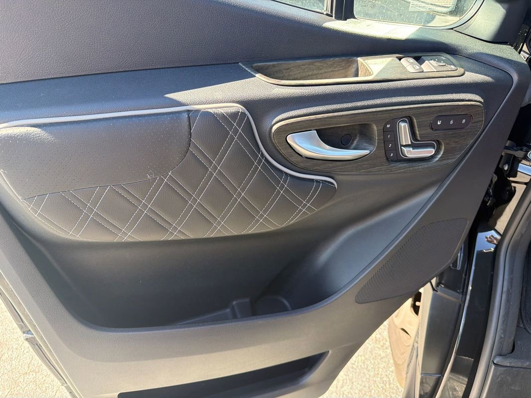 Used 2023 Mercedes-Benz Sprinter 3500 image 16