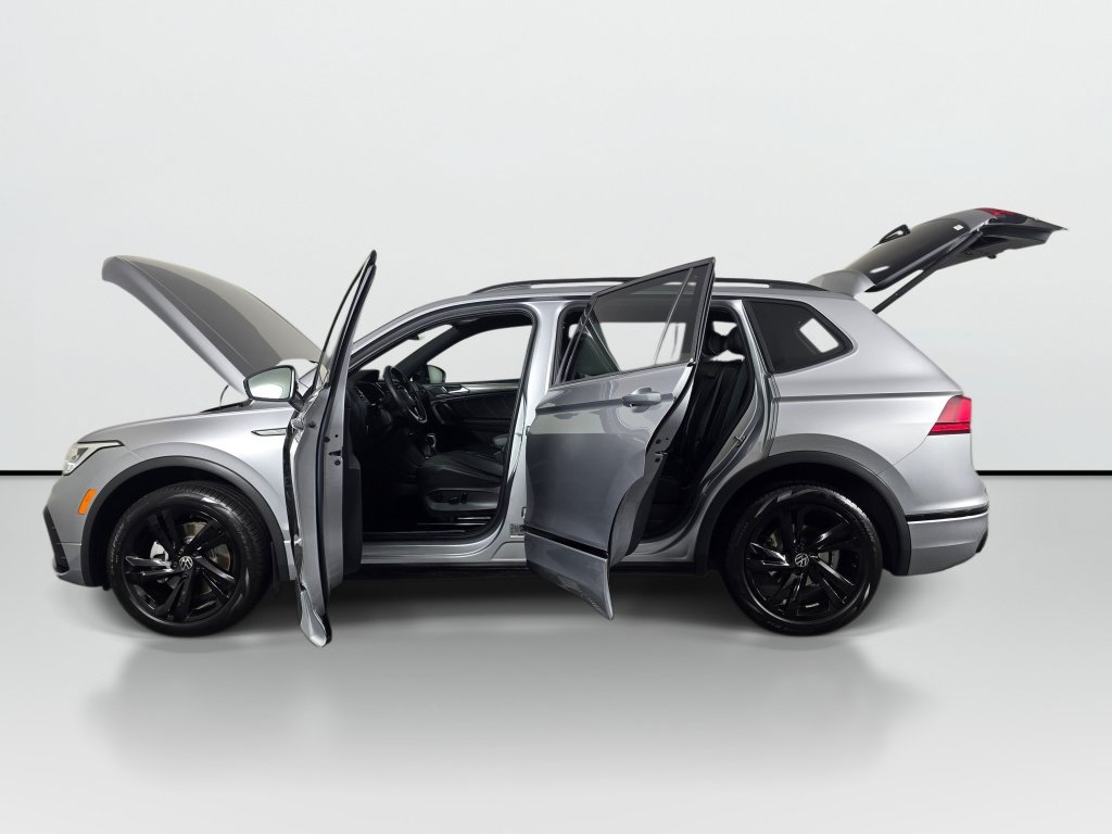 Used 2024 Volkswagen Tiguan SE R-Line AWD/4WD image 9