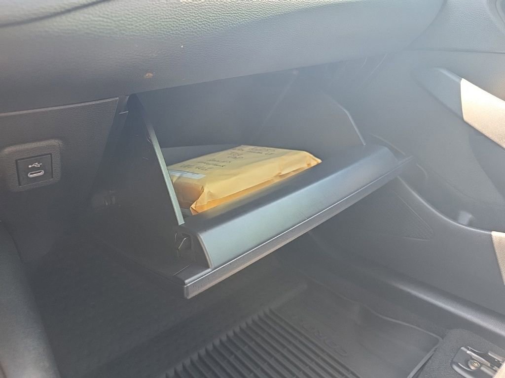 Used 2025 Toyota Corolla LE image 30