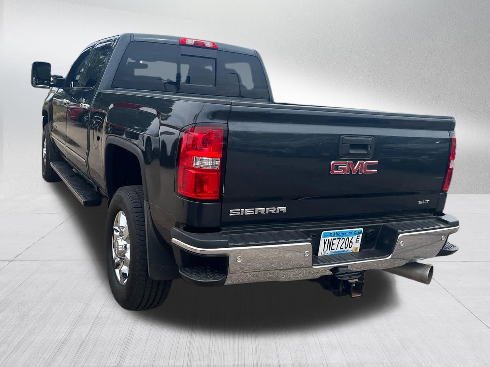 Used 2018 GMC Sierra 3500 SLT w/ Duramax Plus Package AWD/4WD image 5