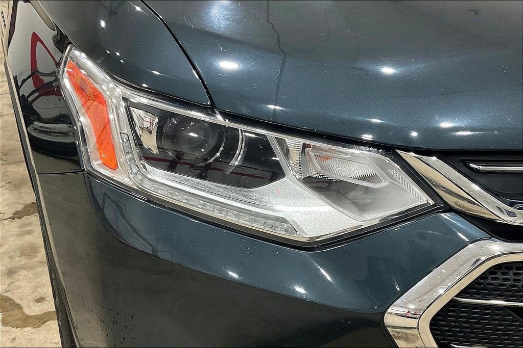 Used 2020 Chevrolet Traverse LT image 30