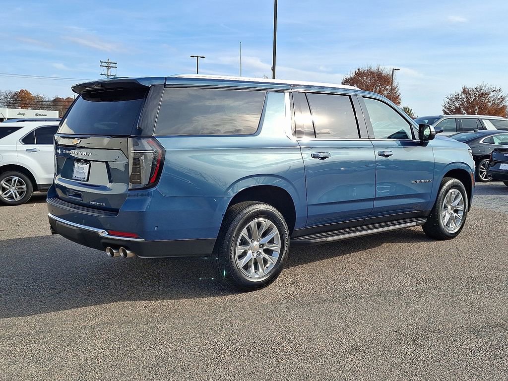 Used 2025 Chevrolet Suburban Premier image 9