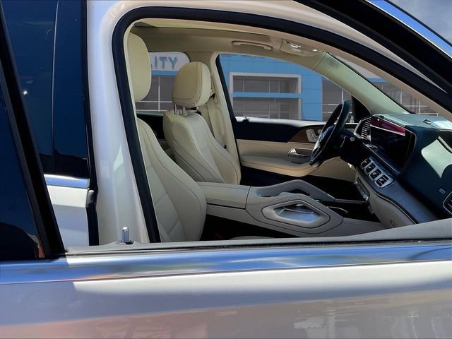 Used 2024 Mercedes-Benz GLS 450 4MATIC image 31