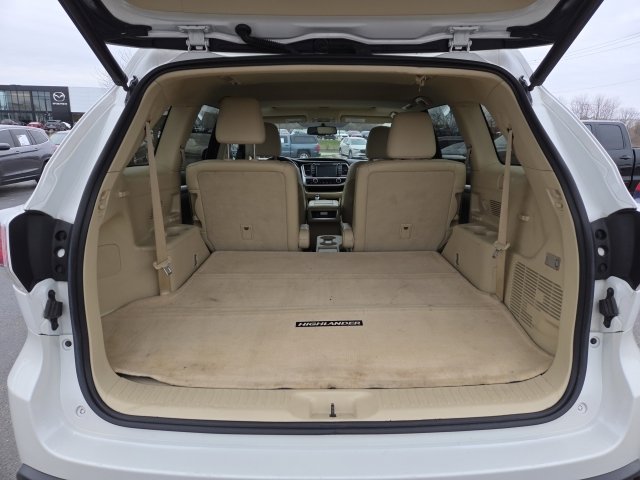 Used 2015 Toyota Highlander XLE AWD/4WD image 12