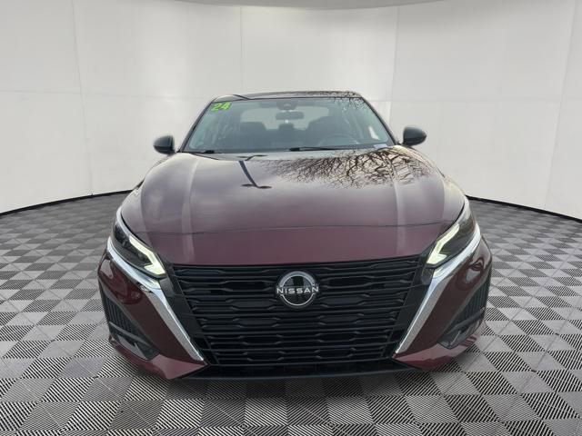 Used 2024 Nissan Altima 2.5 SV image 14