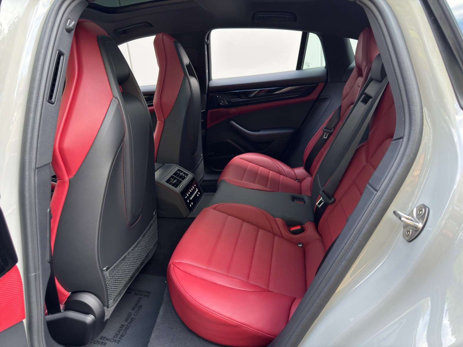 Used 2025 Porsche Panamera 4S w/ Premium Package image 44