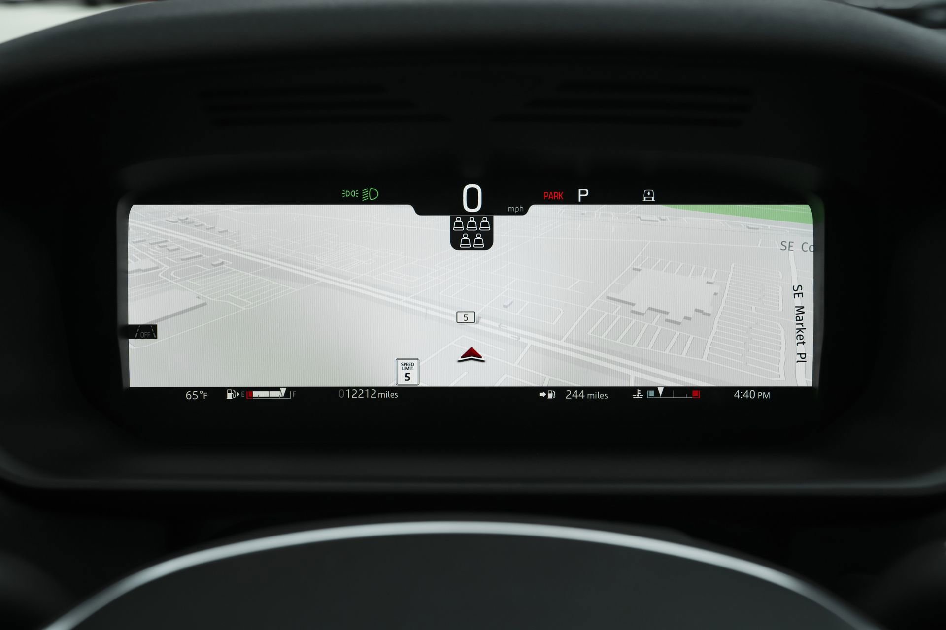 Used 2024 Land Rover Discovery S image 9