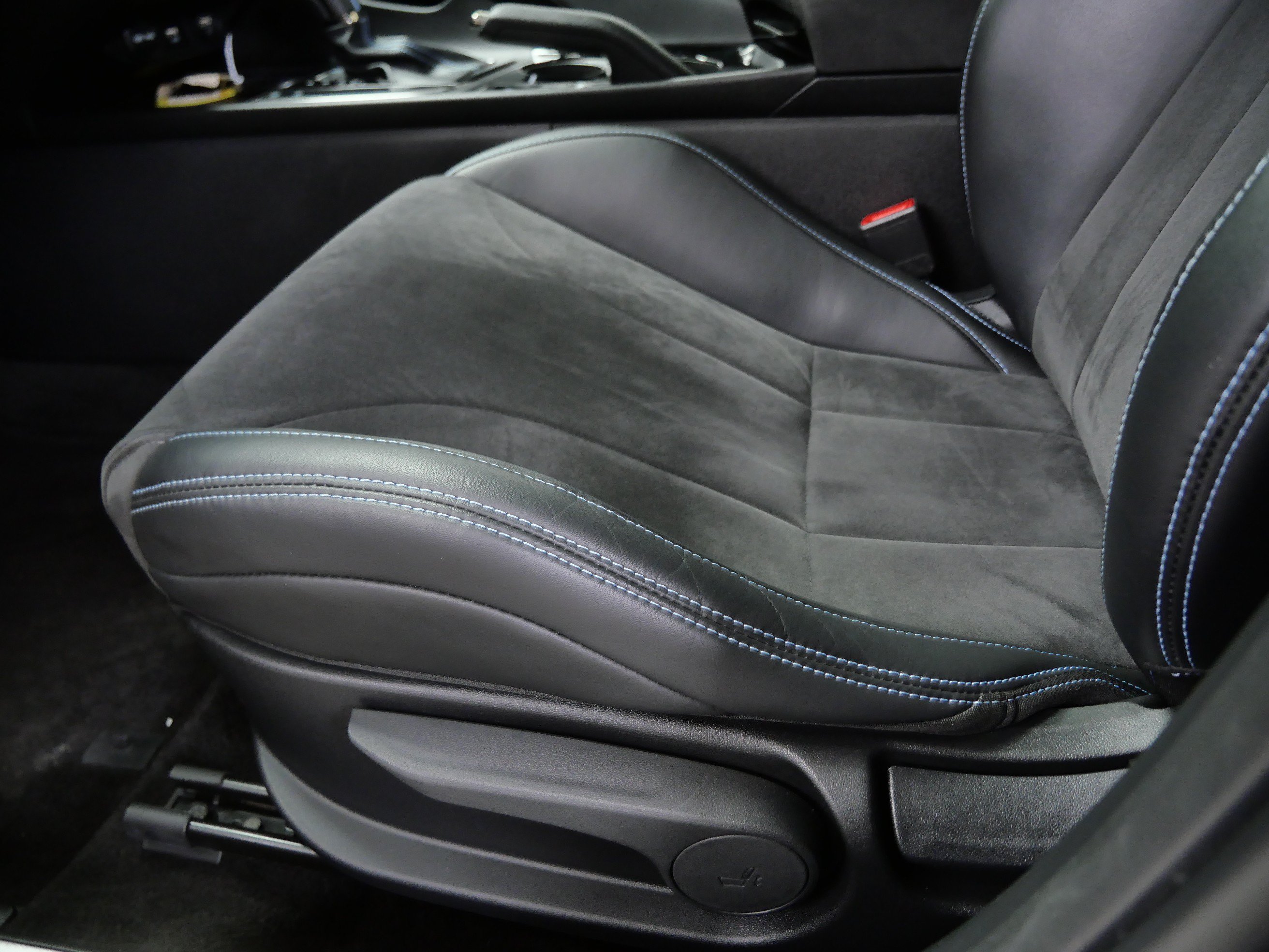 Used 2022 Hyundai Elantra N FWD image 17