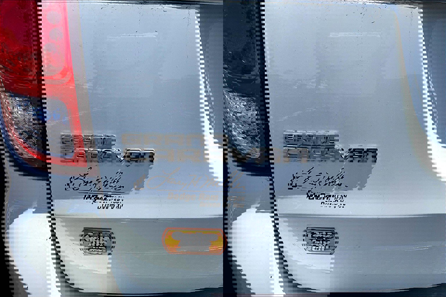 Used 2019 Dodge Grand Caravan SE w/ UConnect Hands-Free Group image 28