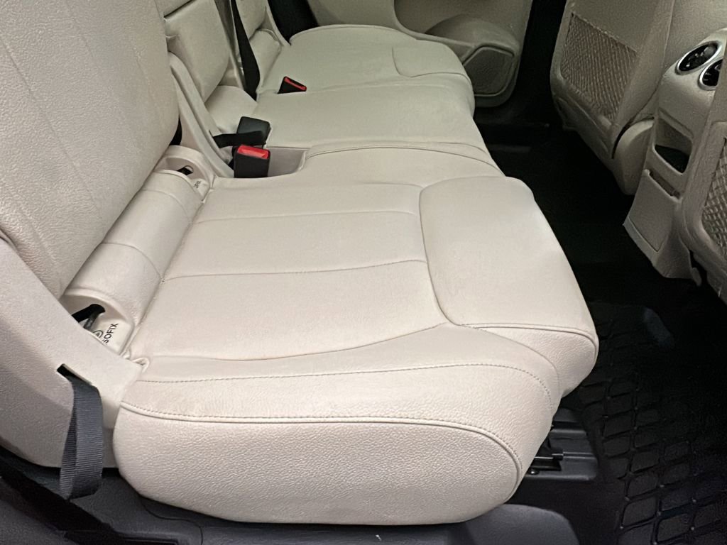 Used 2021 Mercedes-Benz GLB 250 4MATIC image 16