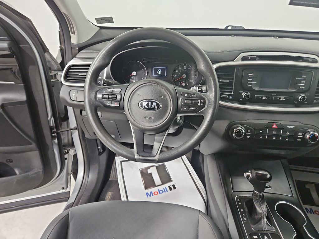 Used 2017 Kia Sorento AWD image 14