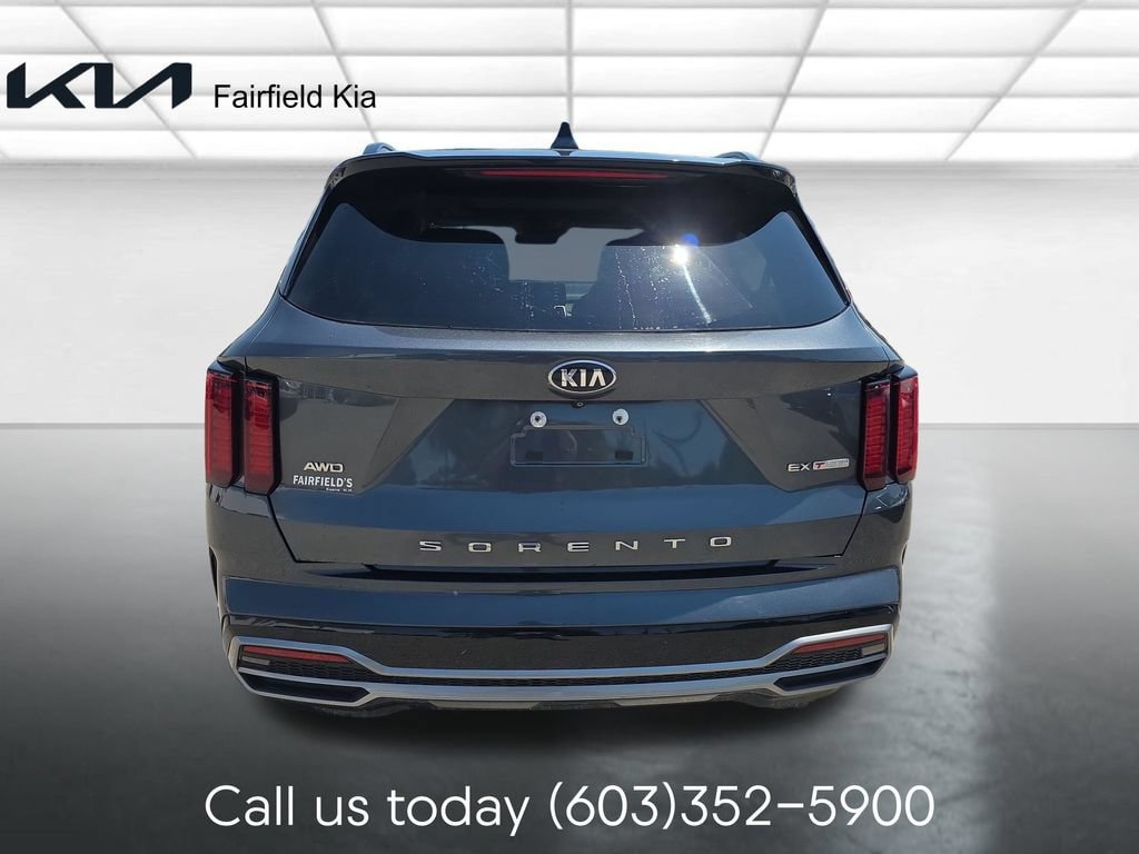 Certified 2021 Kia Sorento EX w/ Panoramic Sunroof Package AWD/4WD image 4