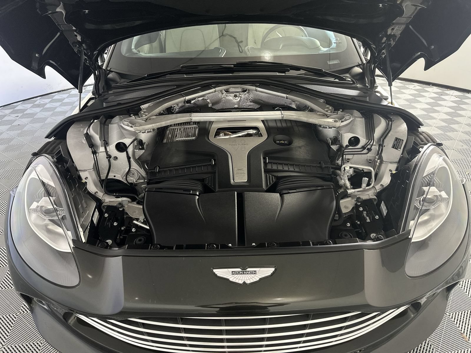 Used 2021 Aston Martin DBX AWD/4WD image 28