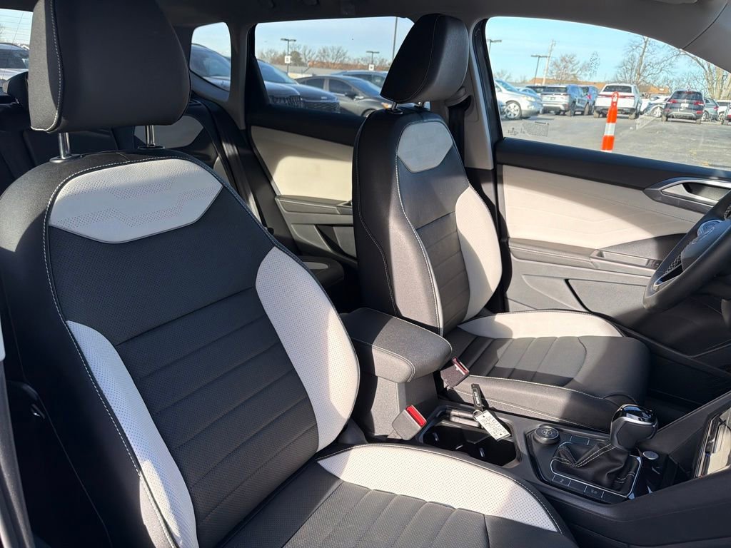 New 2026 Volkswagen Taos SEL image 34