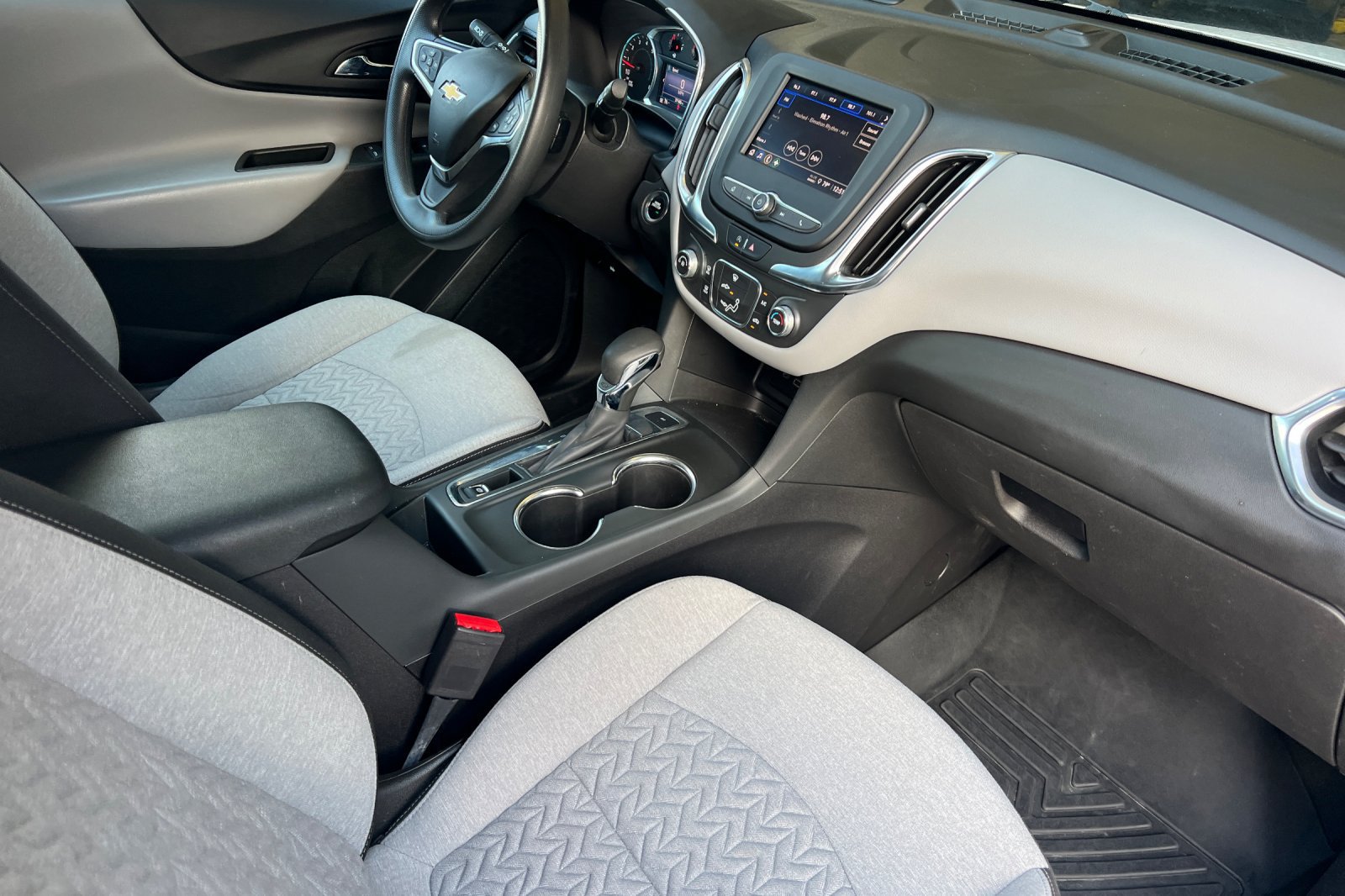 Used 2022 Chevrolet Equinox LS w/ LS Convenience Package AWD/4WD image 17