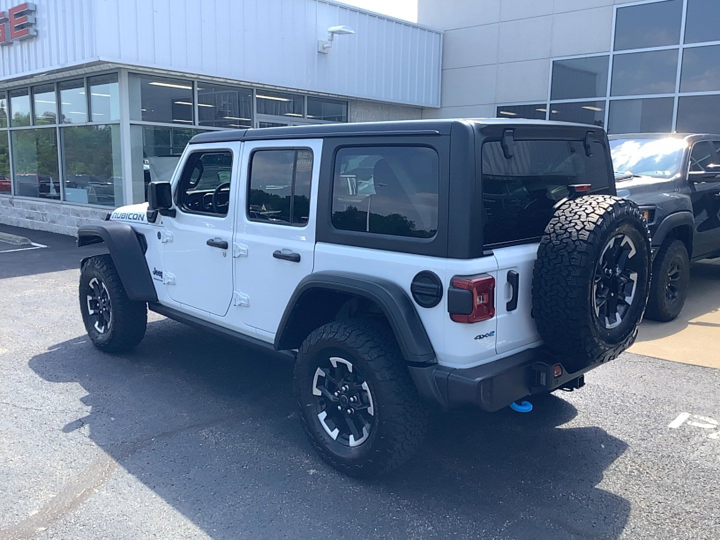 Certified 2025 Jeep Wrangler Unlimited Rubicon 4xe w/ Safety Group AWD/4WD image 6