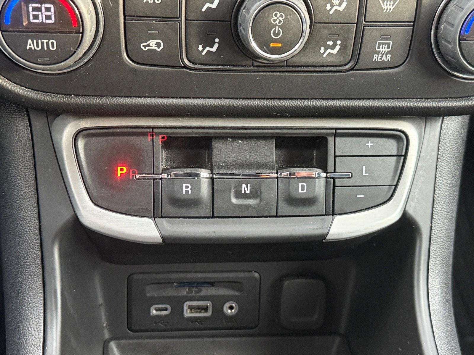 Used 2023 GMC Terrain SLT w/ LPO, Floor Liner Package image 22