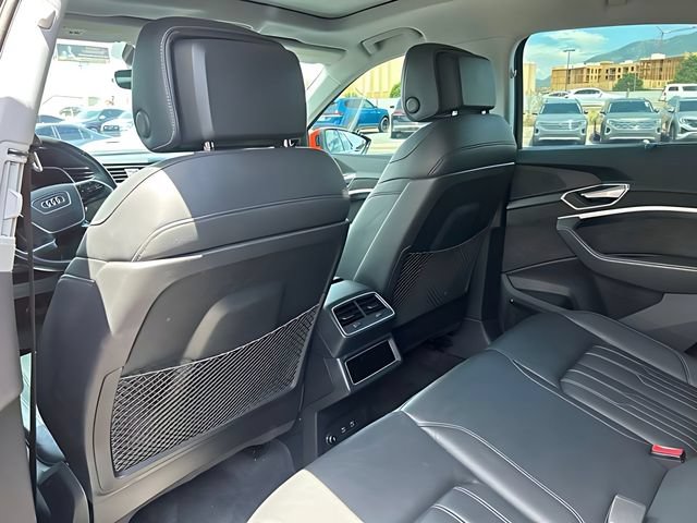 Used 2021 Audi e-tron Prestige w/ Prestige Package AWD/4WD image 19