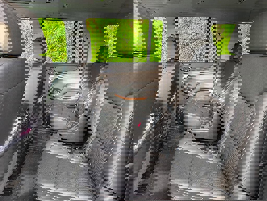 Used 2019 Chevrolet Suburban Premier RWD image 33