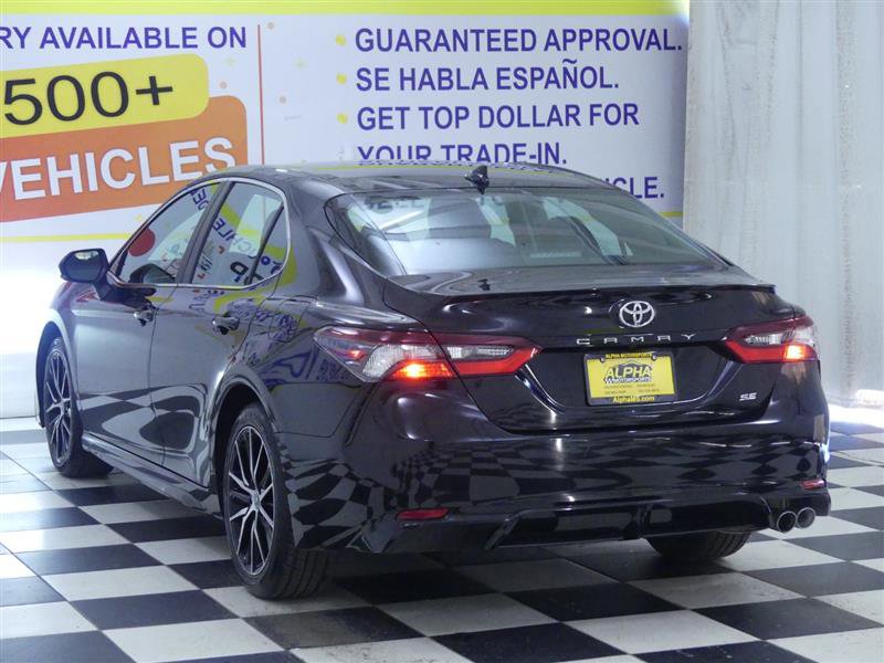 Used 2023 Toyota Camry SE image 4