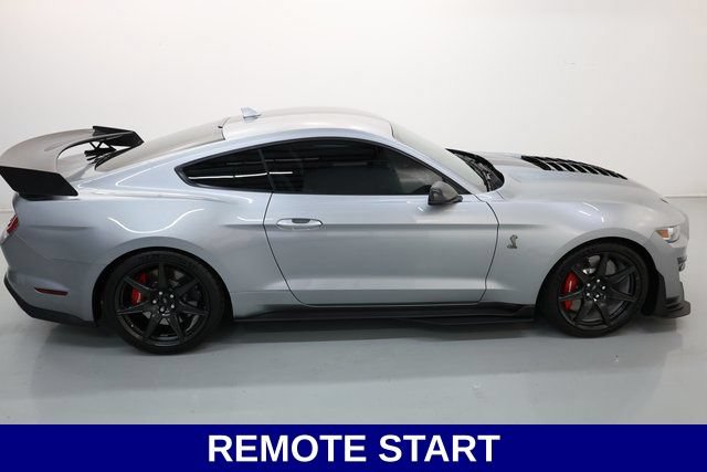 Used 2022 Ford Mustang Shelby GT500 w/ Carbon Fiber Track Pack RWD image 28