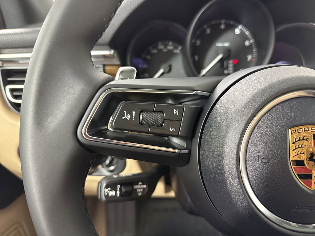 New 2026 Porsche Macan AWD/4WD image 38