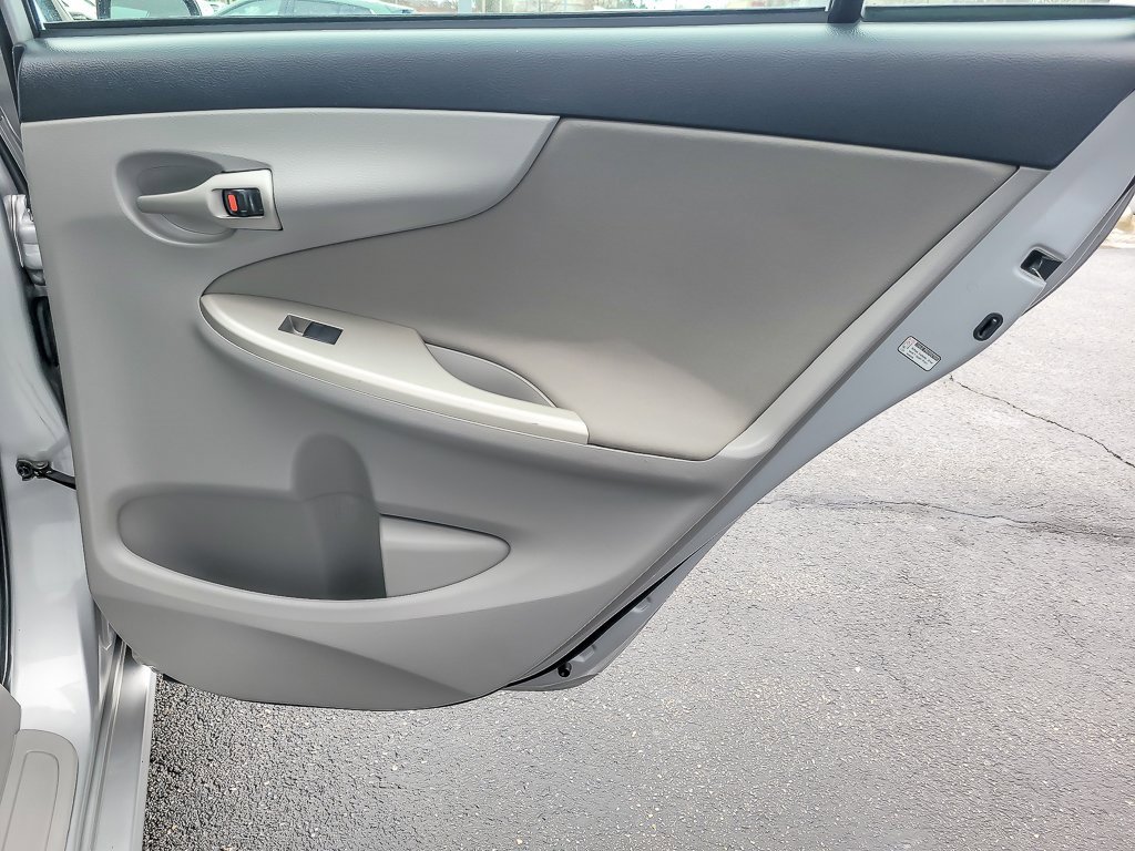 Used 2012 Toyota Corolla LE image 16