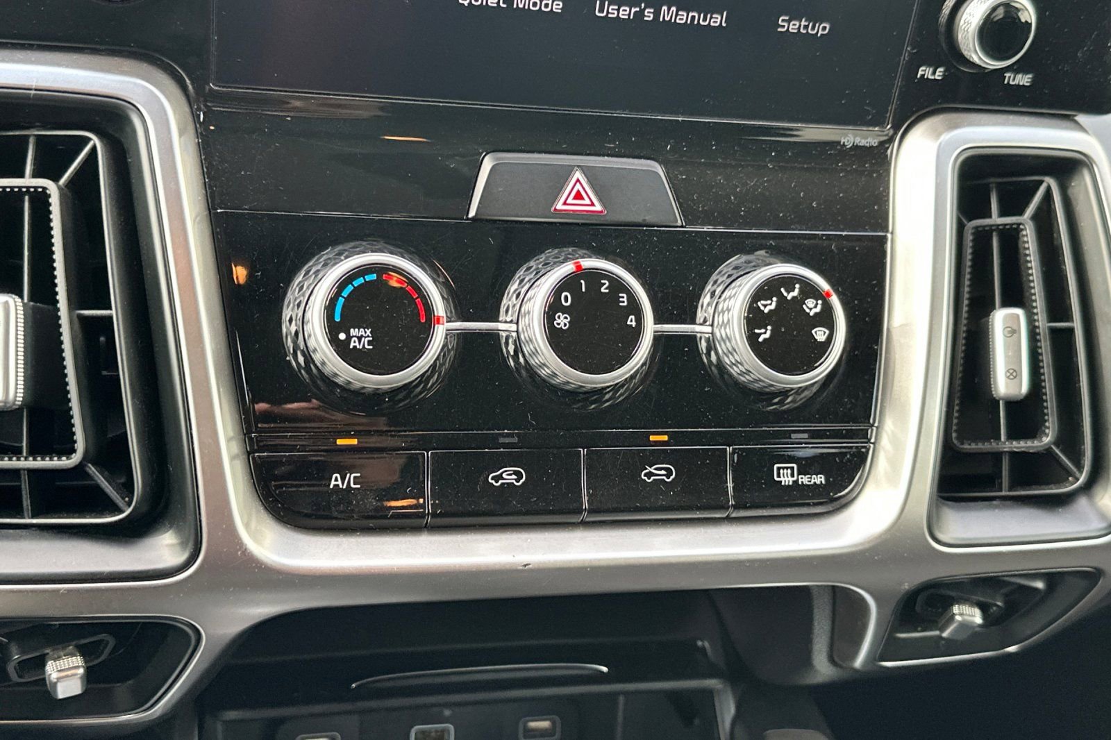 Used 2022 Kia Sorento LX image 24