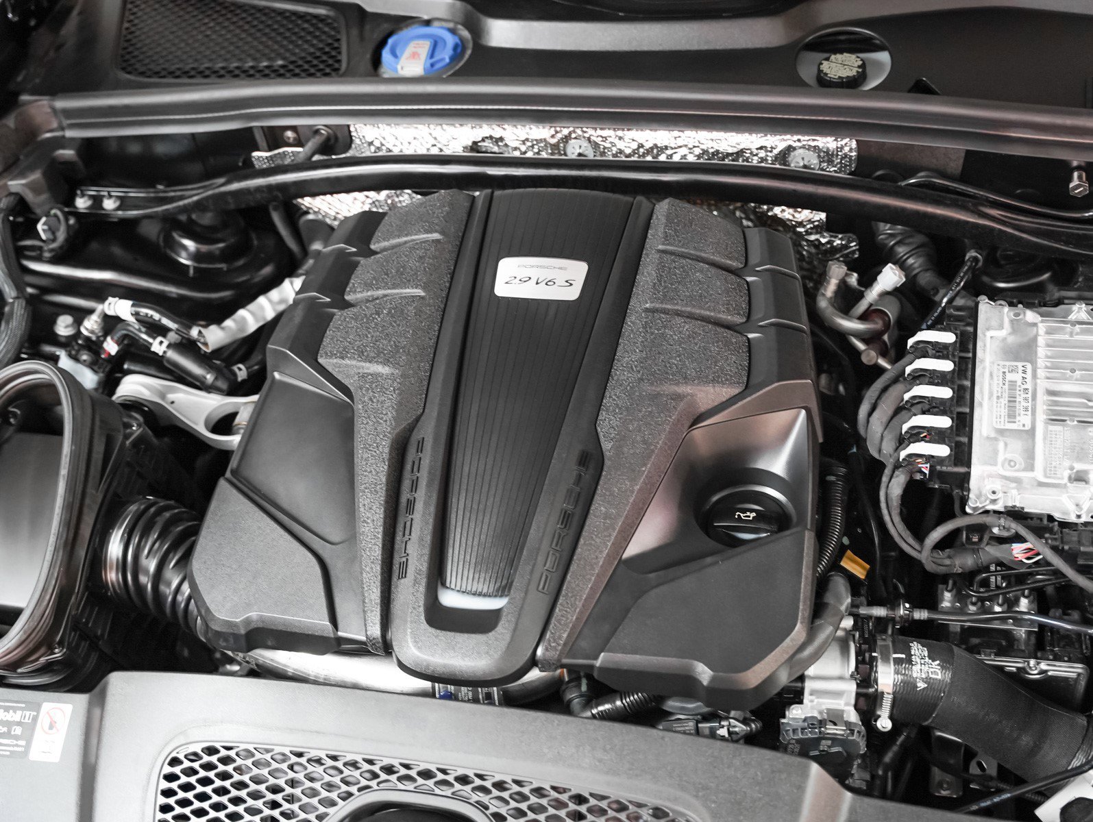 Used 2025 Porsche Macan S image 12