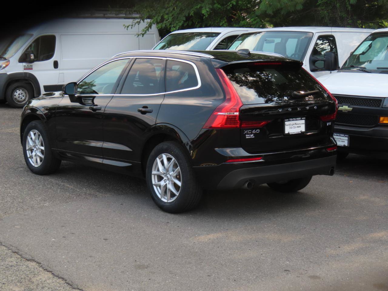 Used 2018 Volvo XC60 T5 Momentum AWD/4WD image 3