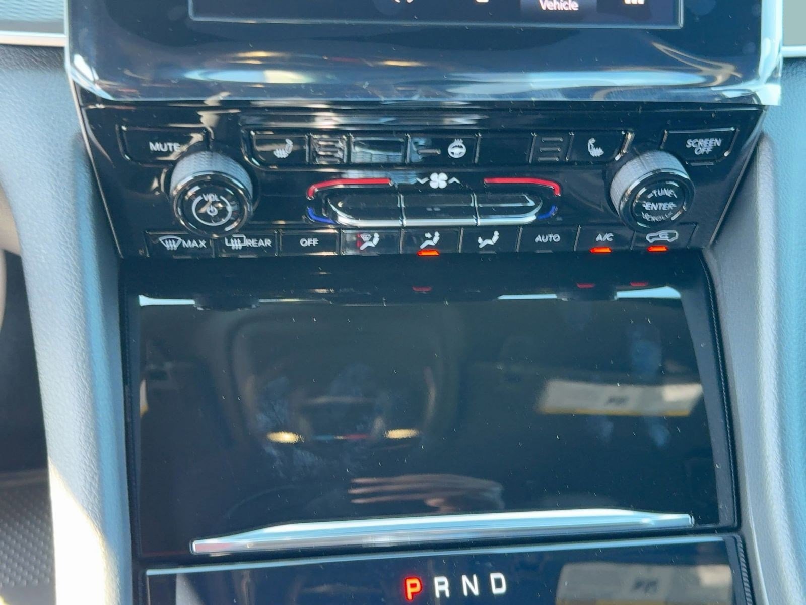 New 2025 Jeep Grand Cherokee Altitude image 25