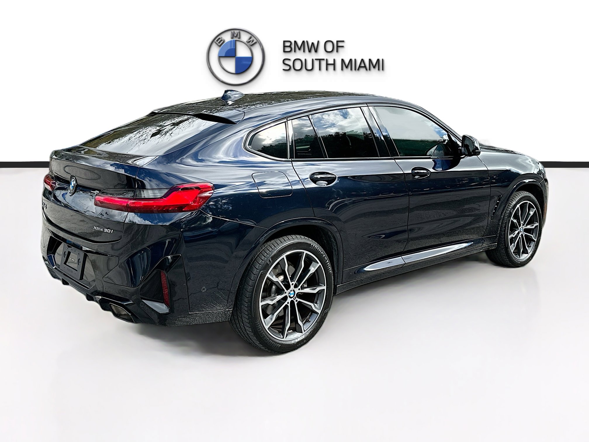 Certified 2024 BMW X4 xDrive30i w/ Premium Package image 7