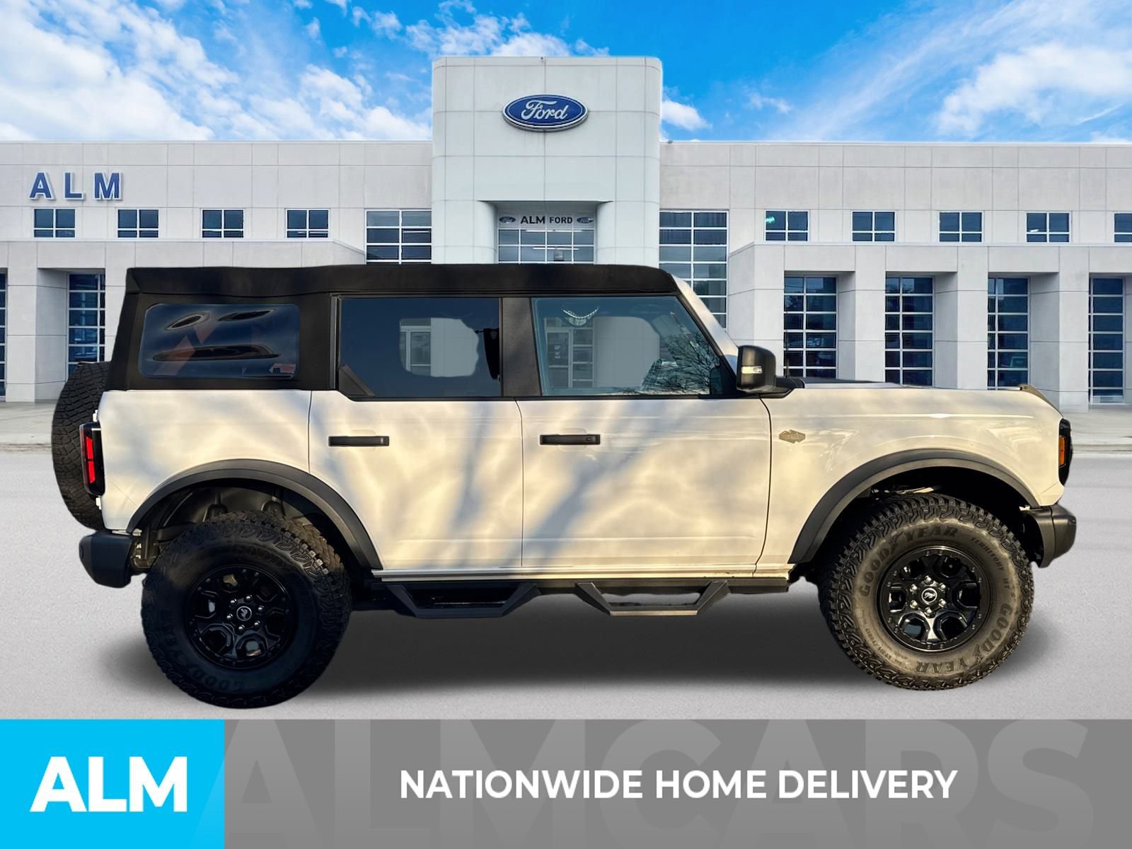 Used 2023 Ford Bronco Wildtrak image 4