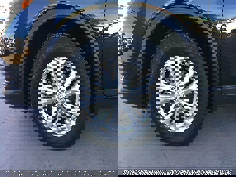 Used 2015 Nissan Rogue SV image 44