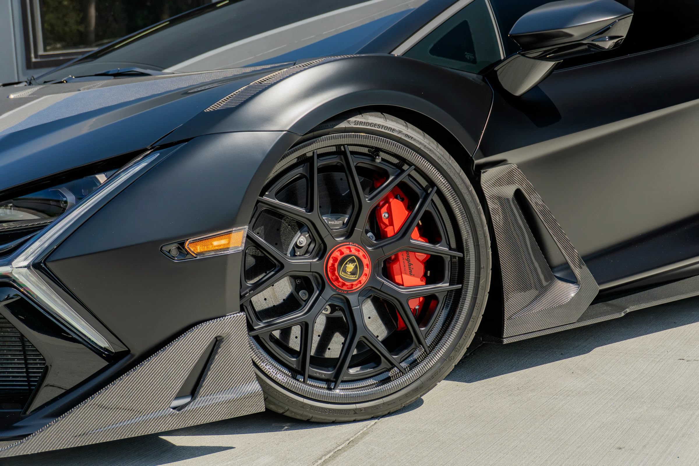 Used 2025 Lamborghini Revuelto AWD/4WD image 23