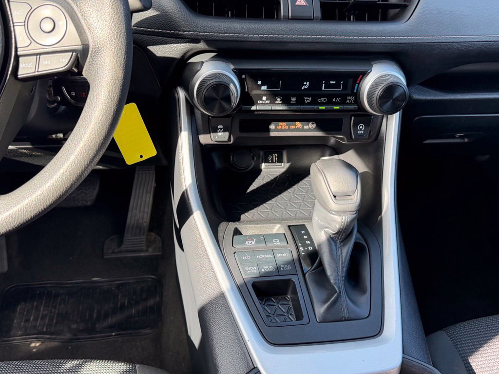 Certified 2025 Toyota RAV4 LE AWD/4WD image 21