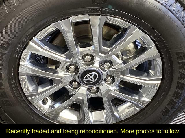 Used 2024 Toyota Tacoma Limited w/ Limited Package (LT) AWD/4WD image 29