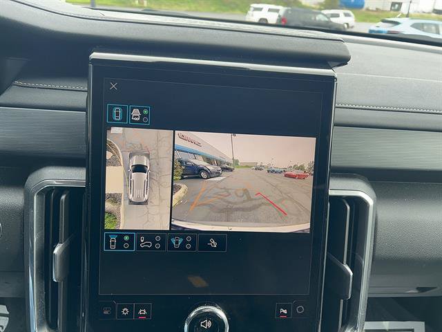 Used 2026 GMC Acadia Elevation w/ Elevation Premium Package FWD image 23