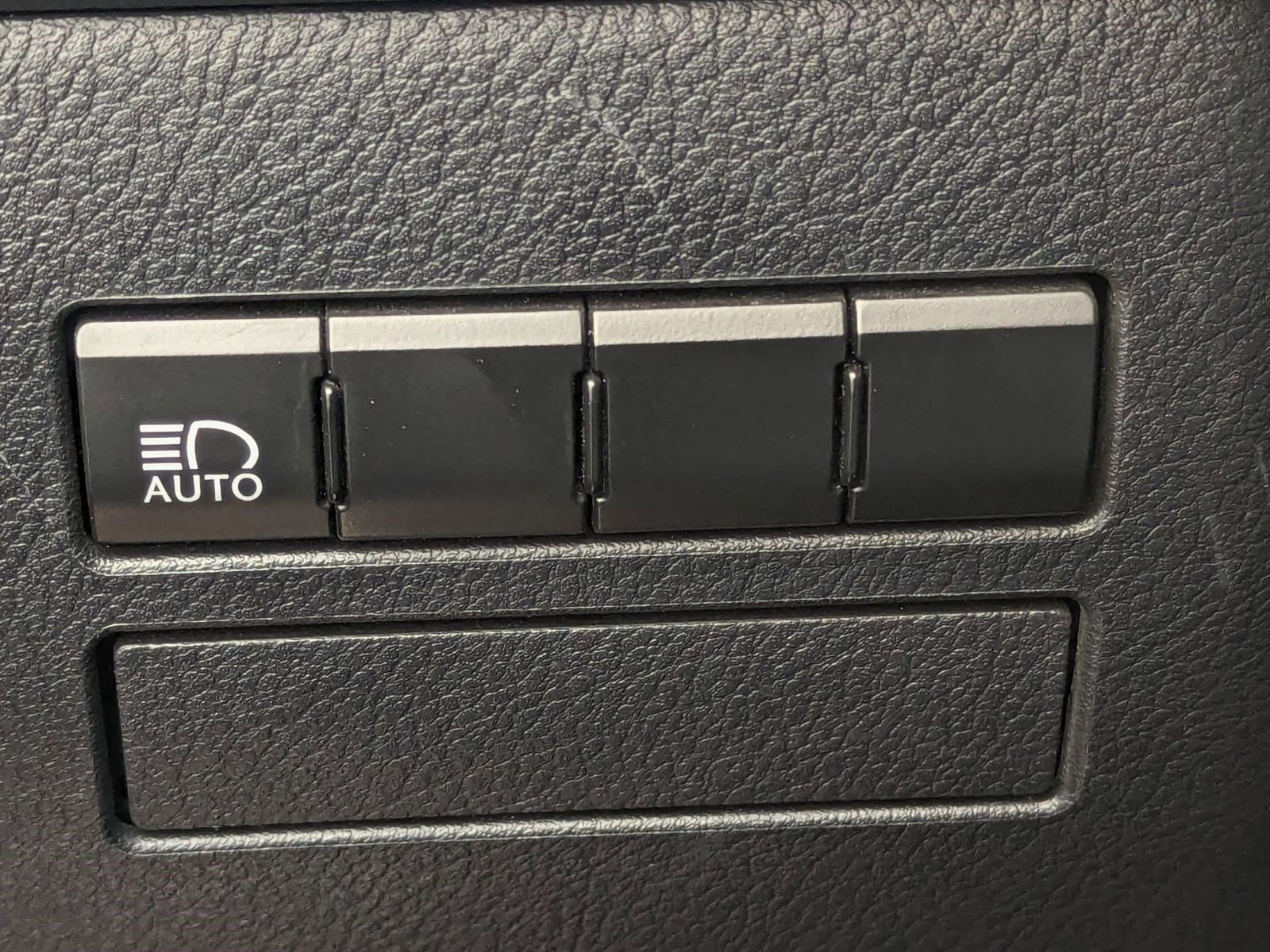 Used 2018 Lexus NX 300 FWD image 15