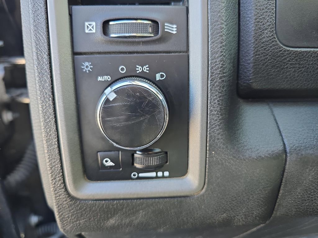 Used 2021 RAM 1500 Tradesman w/ Chrome Appearance Group image 9