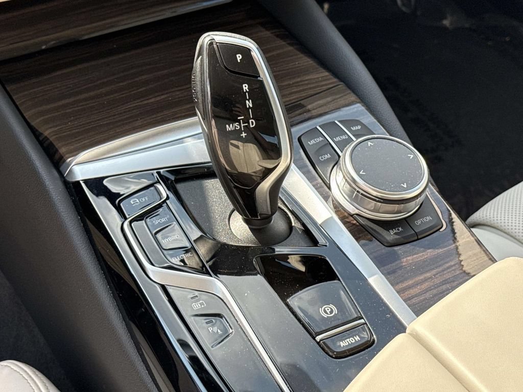Used 2022 BMW 530e xDrive w/ Premium Package AWD/4WD image 36