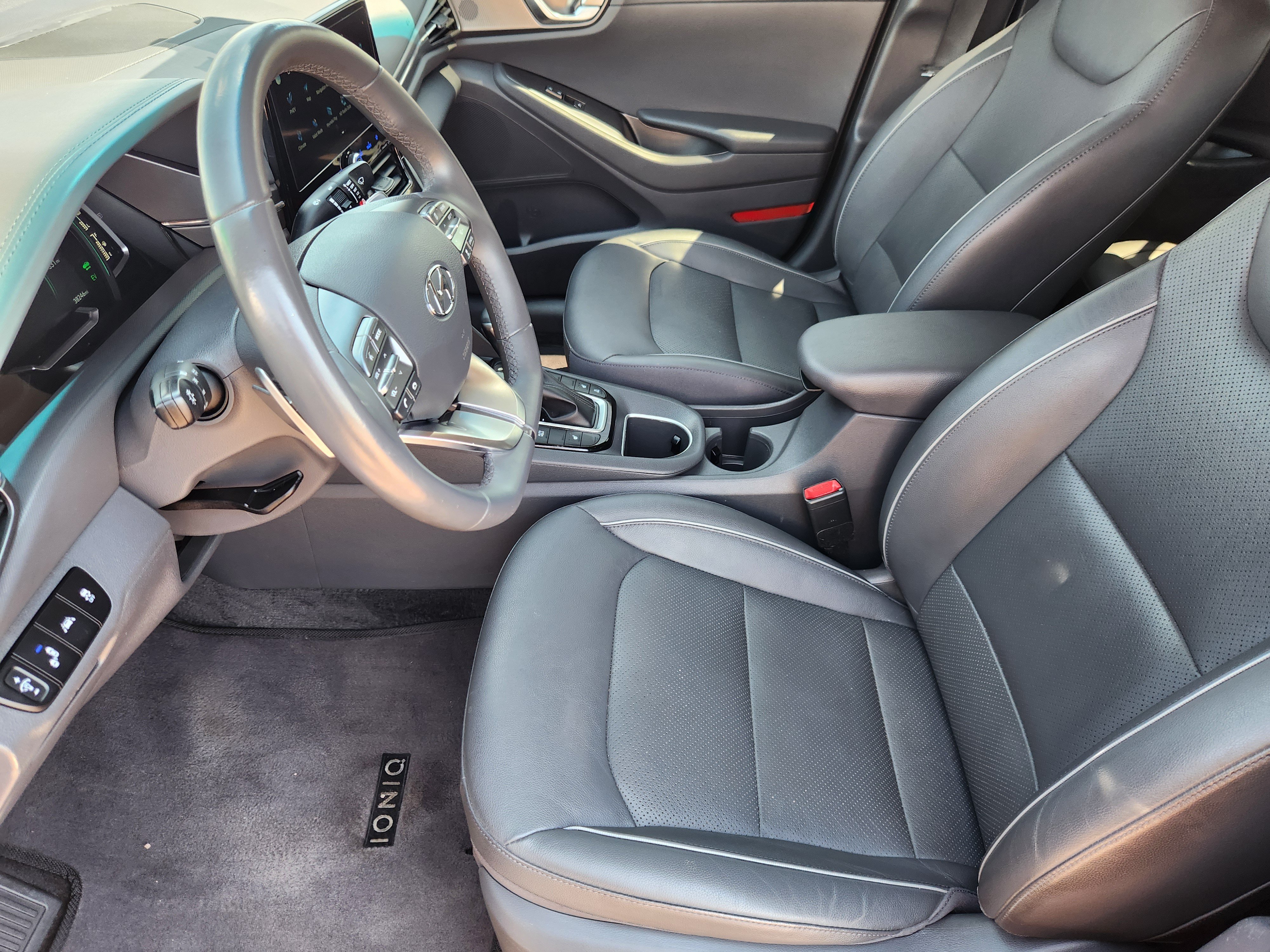 Used 2022 Hyundai Ioniq Limited FWD image 8