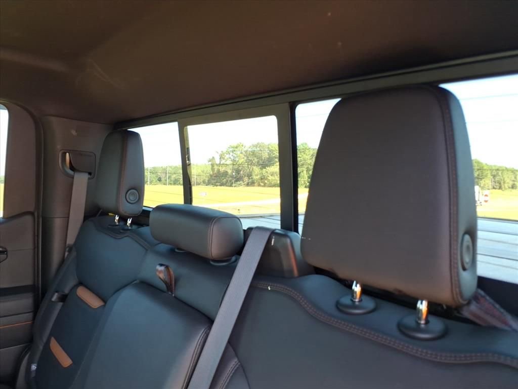 Used 2023 GMC Sierra 1500 AT4 w/ AT4 Premium Package image 12