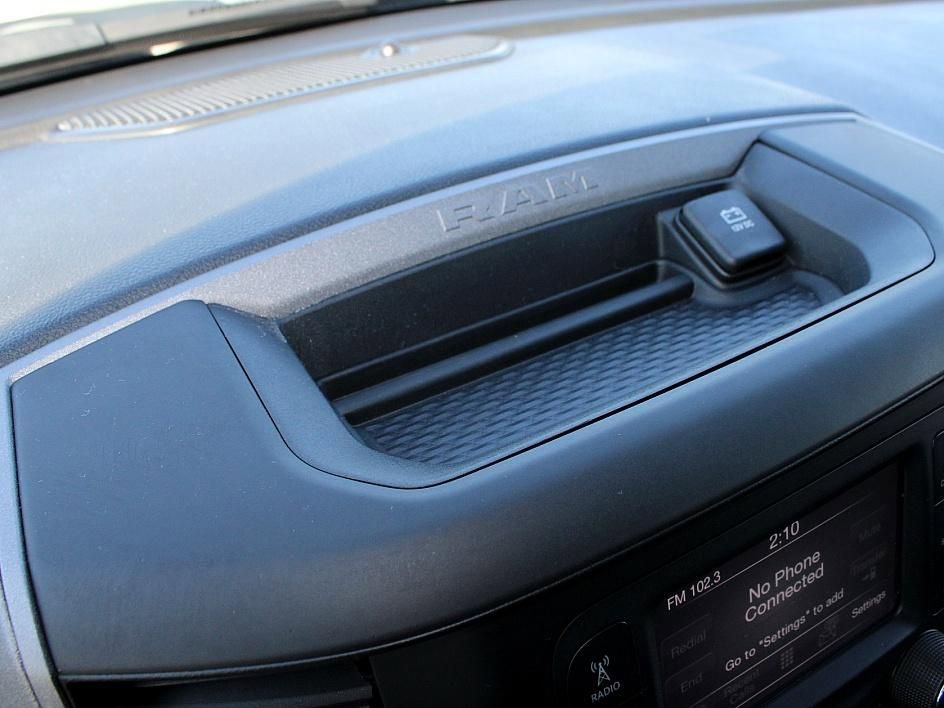 Used 2024 RAM 2500 Tradesman w/ Chrome Appearance Group image 17