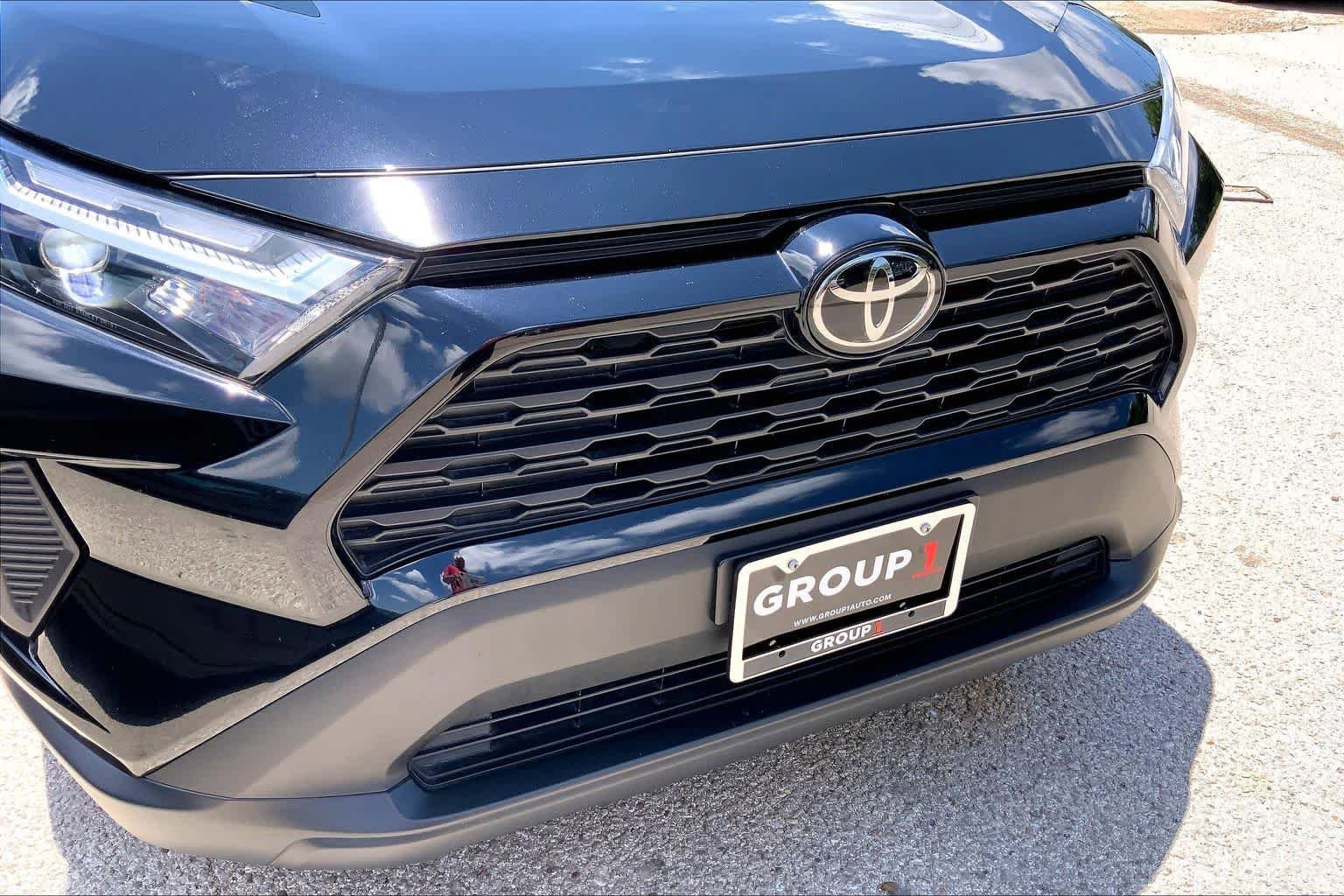 Used 2024 Toyota RAV4 XLE w/ Convenience Package FWD image 30