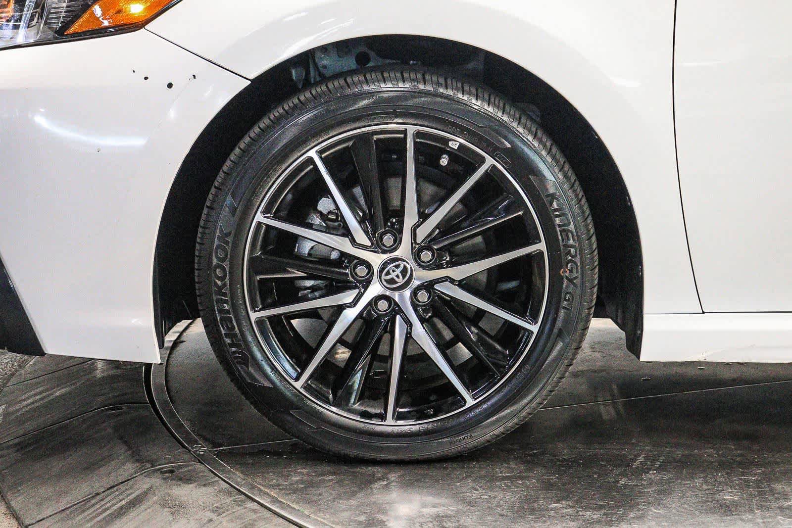 Used 2024 Toyota Camry SE FWD image 9